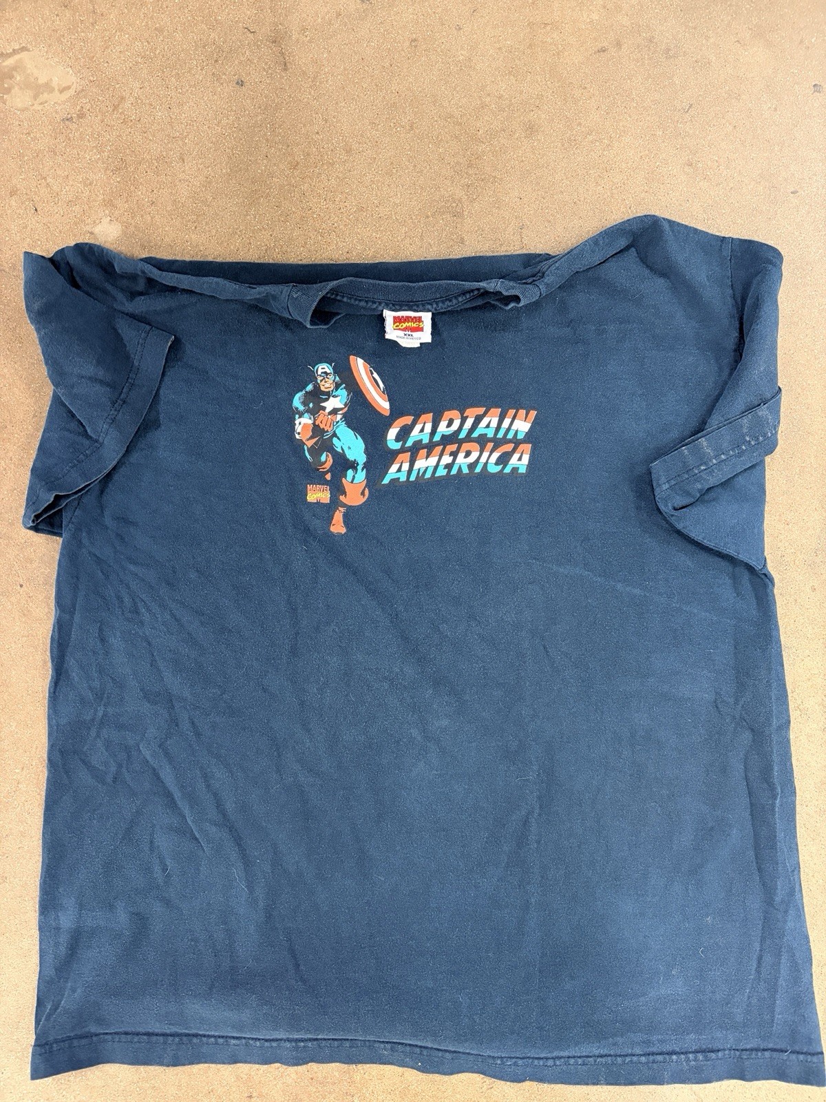 Vintage marvel comics captain America tee!