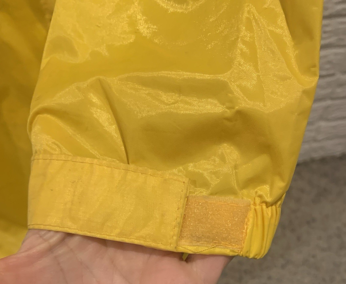 Yellow “Blue Mountain” Adult Unisex PVC & Polyester Raincoat Size M *New w/Flaws