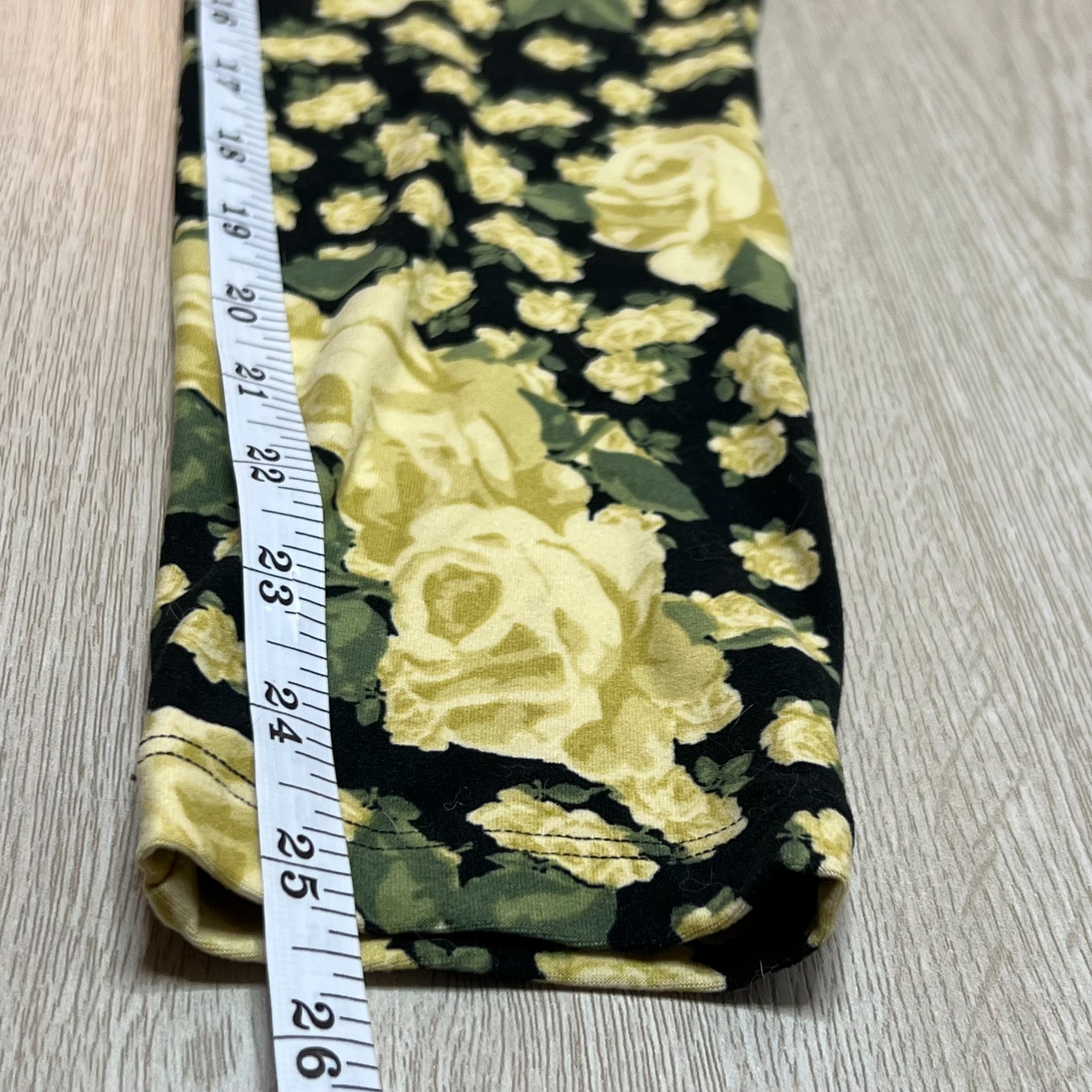LulaRoe Leggings Womens One Size Small ( 3XS – S ) Yellow Floral on Black