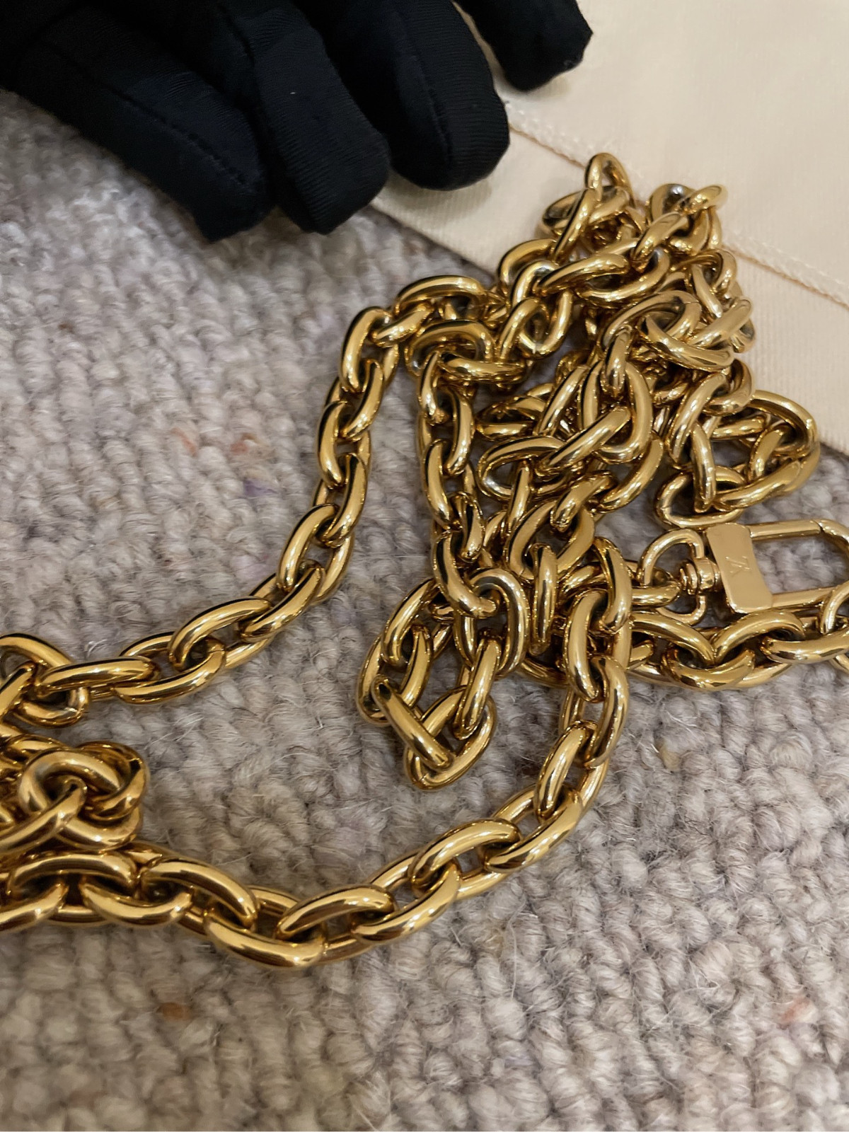 Authentic Louis Vuitton Metis Wallet On Chain Embossed Calfskin Wallet On Chain