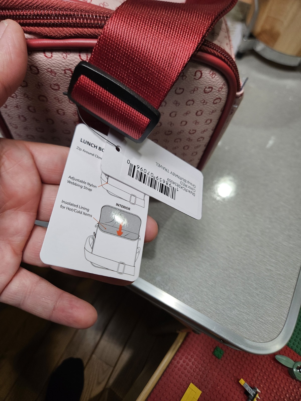 GUESS NEW Lux Lunch Box Insulated Burnaby Travel Red Mo.RCK9834069