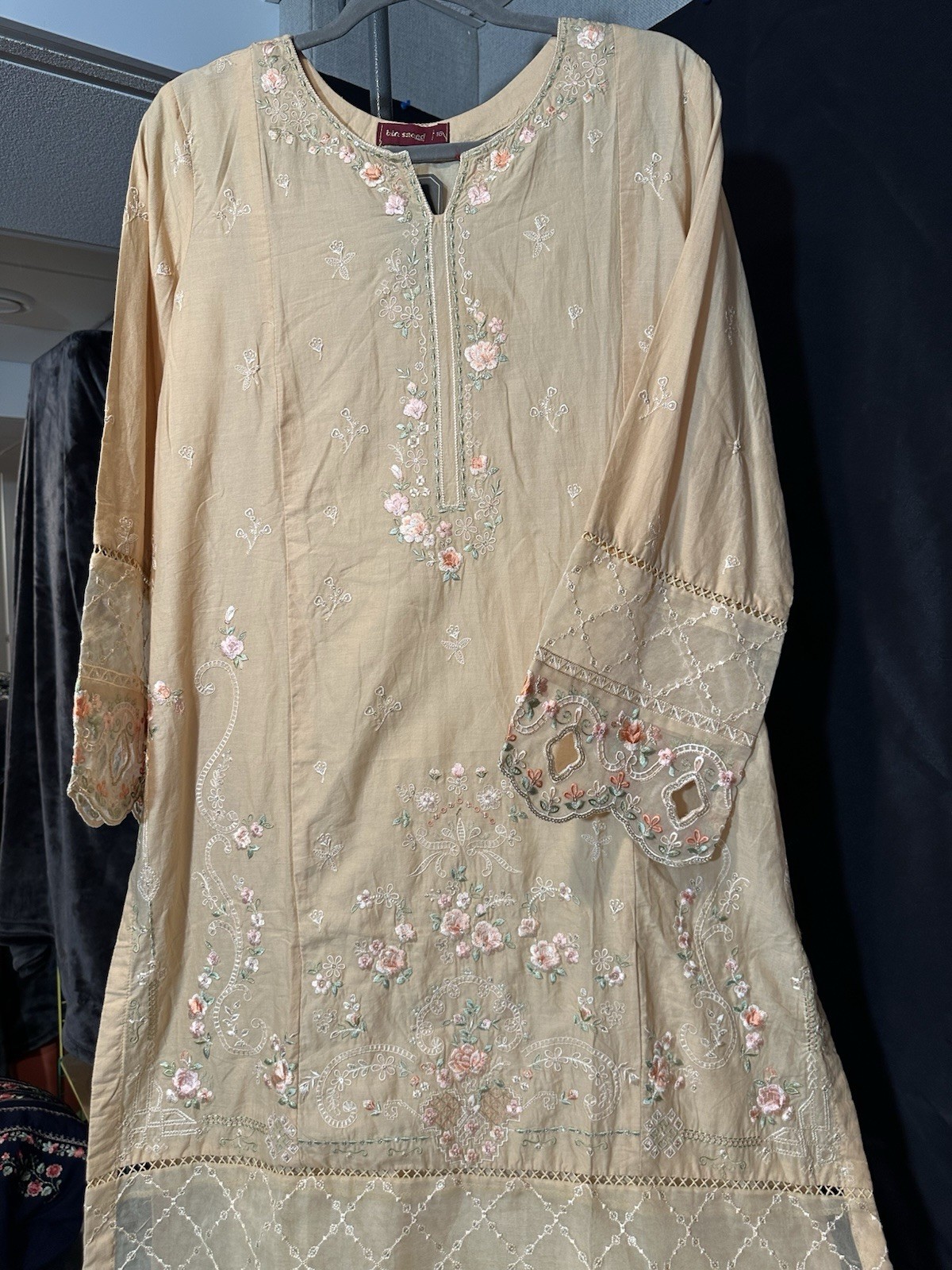 Premium Bin Saeed Brand Lawn Emb Suit 3 PC – Chiffon Dupatta – Large Size – $34