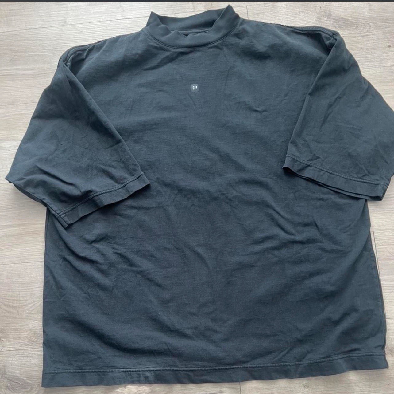 YZY Men’s Black Solid Short Sleeve Knit T-Shirt, Size XS