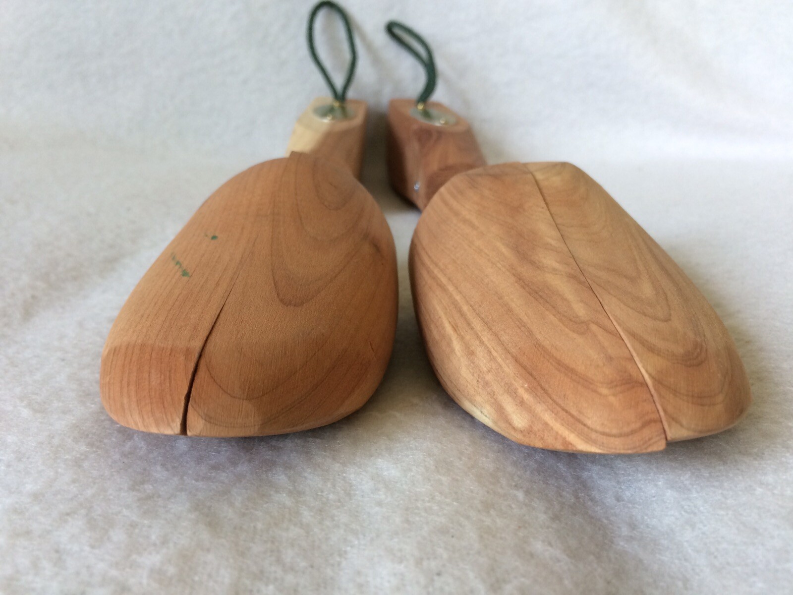 Woodlore Wooden Shoe Tree Shaper Form with Straps Made In USA 10.25 inches EUC