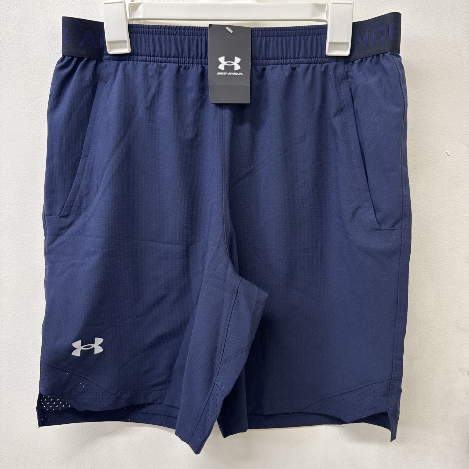 PICK SIZE – Under Armour Mens Navy Vanish Woven 8 Inch Notched-Hem Shorts