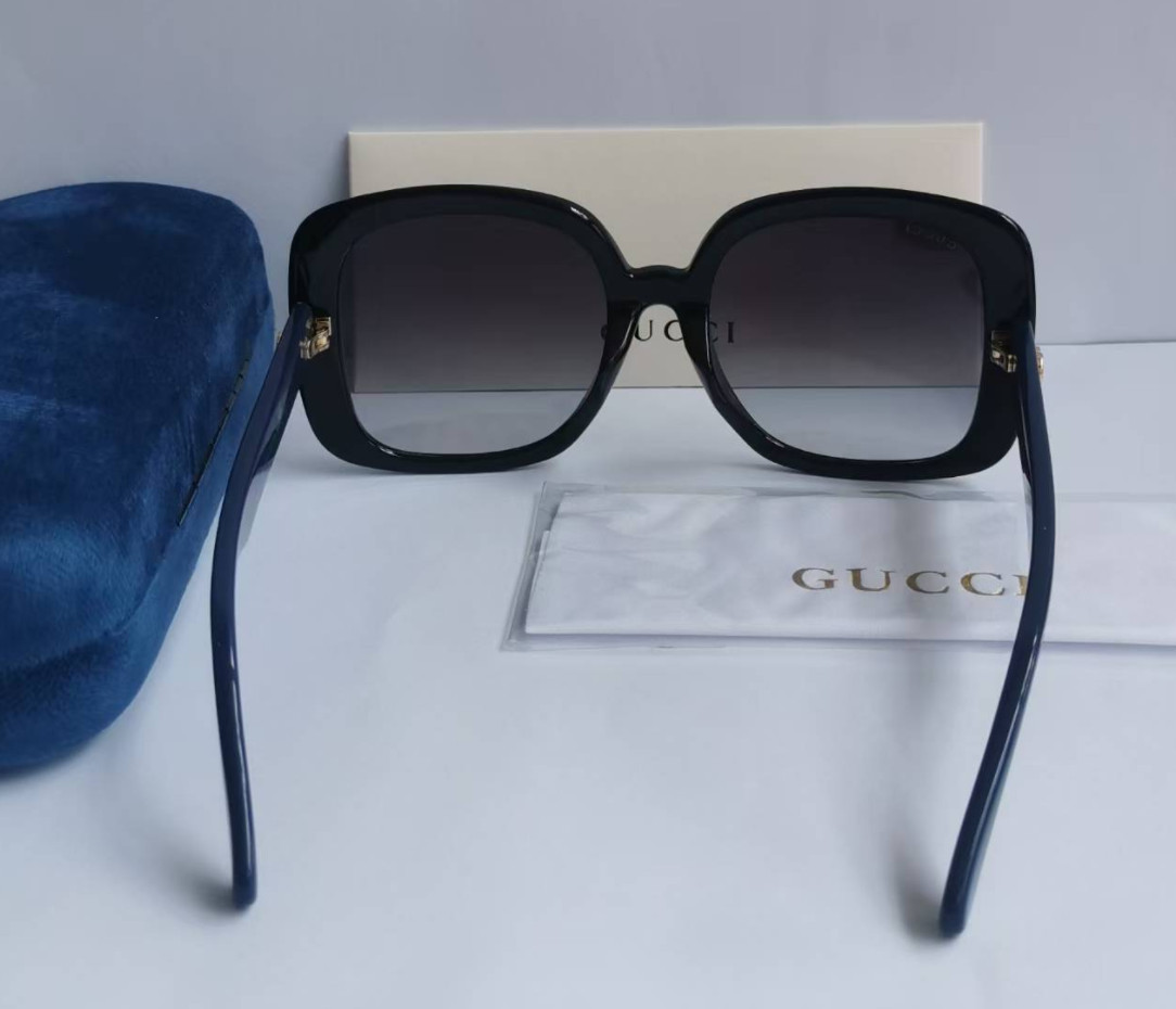 Authentic Gucci GG0714S 001 Black Blue Red Stripe Grey Sunglasses 55mm