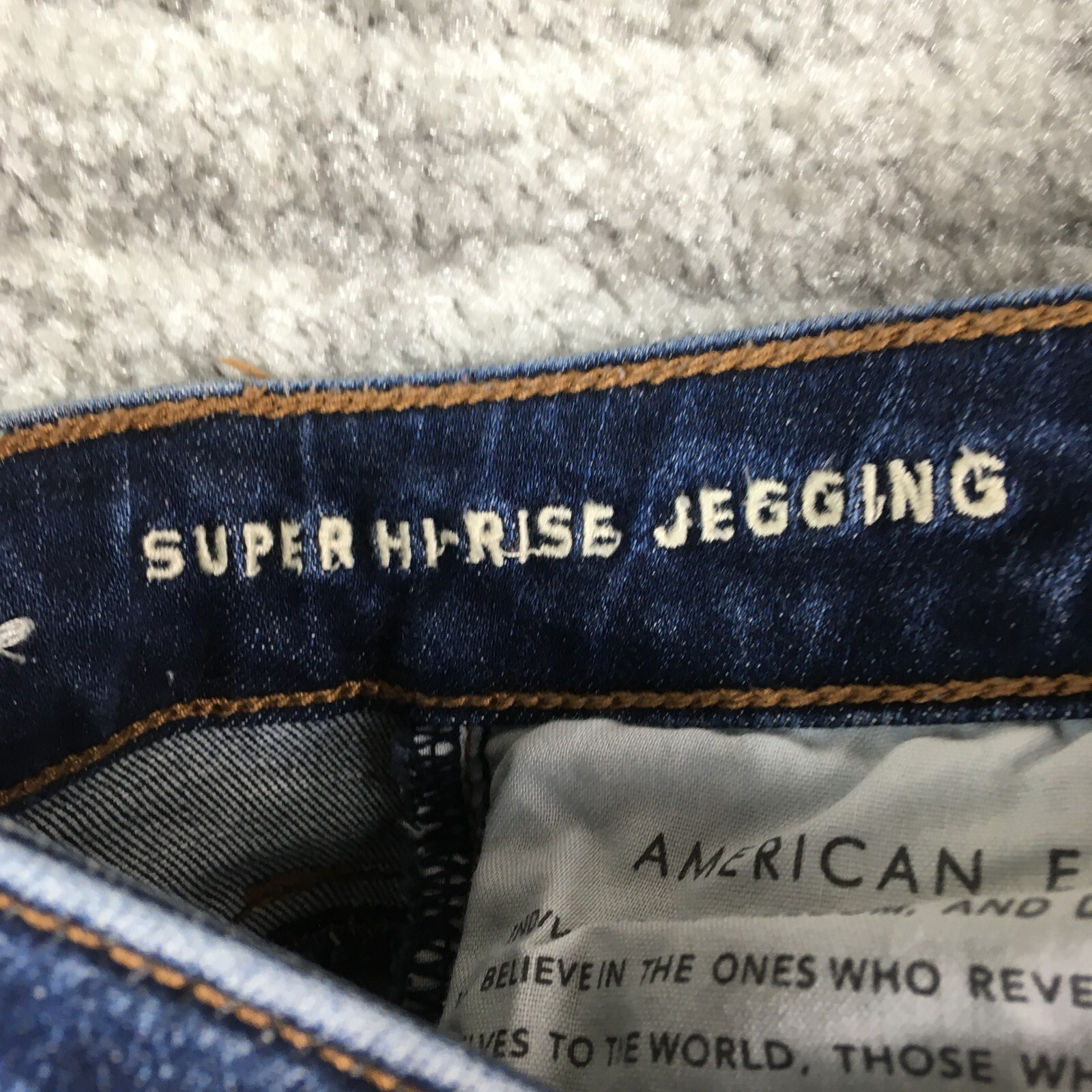 American Eagle Jeans Womens 4 Super Hi-Rise Jegging Distressed Raw Hem Blue