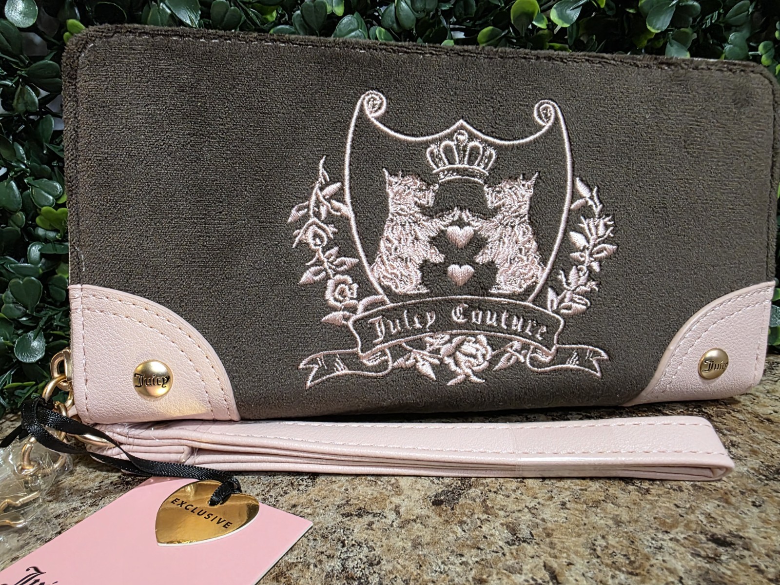 Juicy Couture Brown/Pink Zip-Around Wristlet Wallet Logo Heart Charm Card/ID