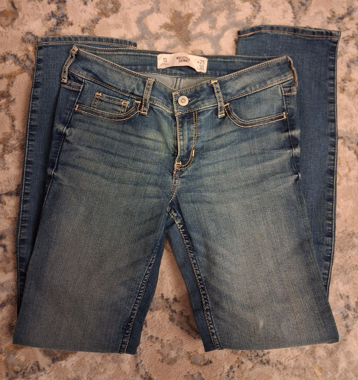 Hollister Women’s Low-Rise Skinny Slim Fit Medium Wash Blue Stretch Jeans 1S