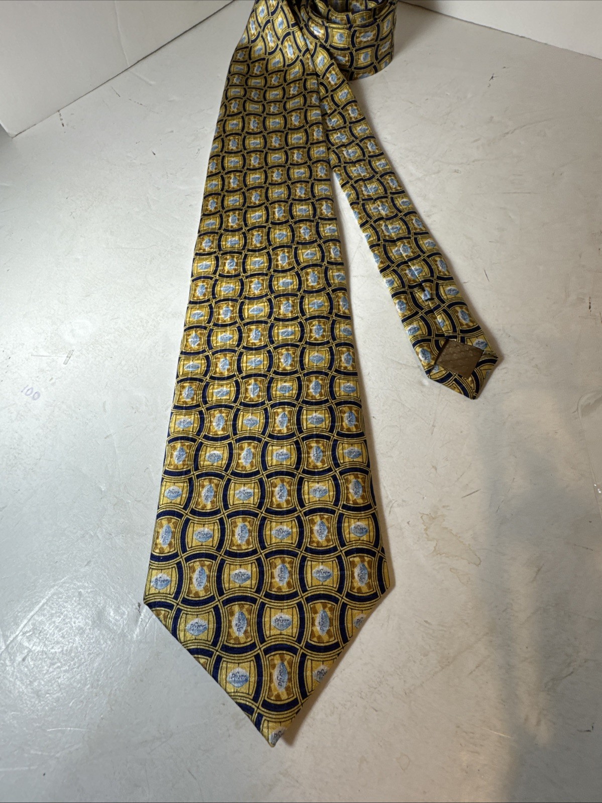 Pfizer VIAGRA Men’s Necktie Little Blue Pill Yellow Pharma Rep 3 3/4” Wide By 58
