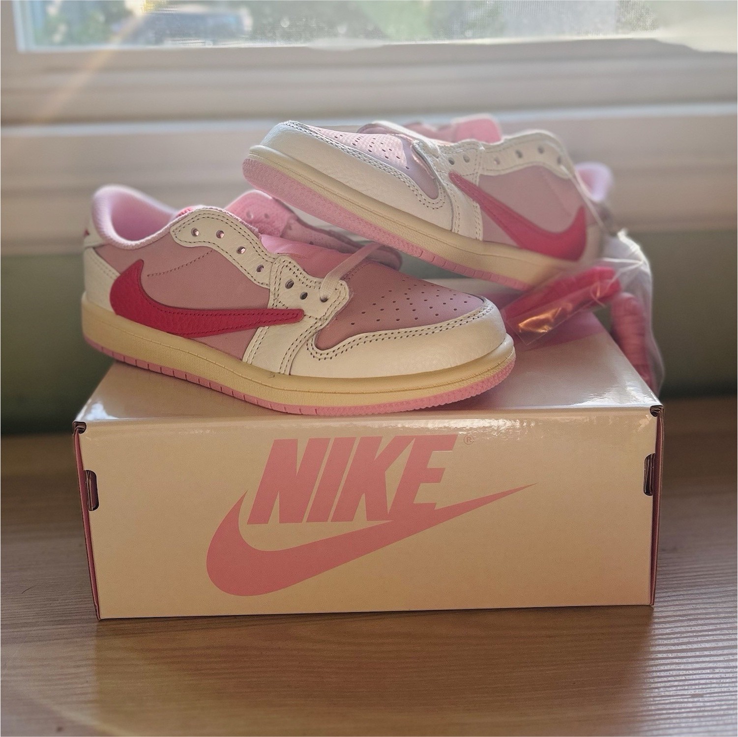 Jordan Air Jordan 1 Low OG SP (PS) Kids Pink White Sneaker 3Y IQ7065-101