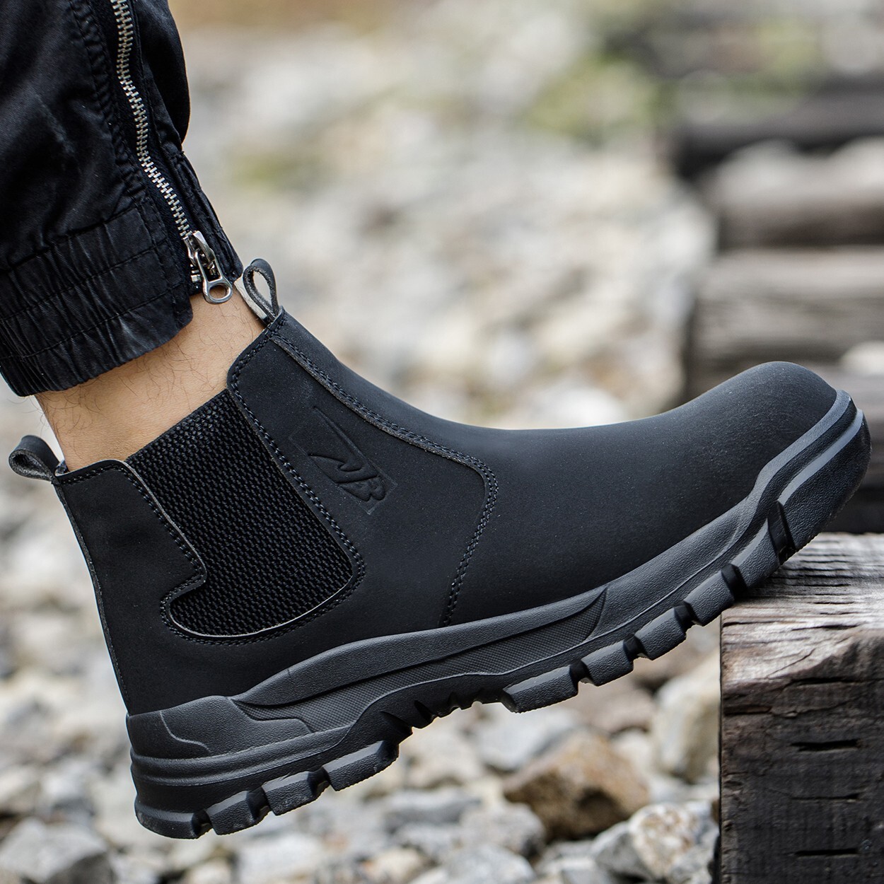 Leather Safety Shoes Slip On Work Boots Steel Toe Shoes Water Resistant Comfort
