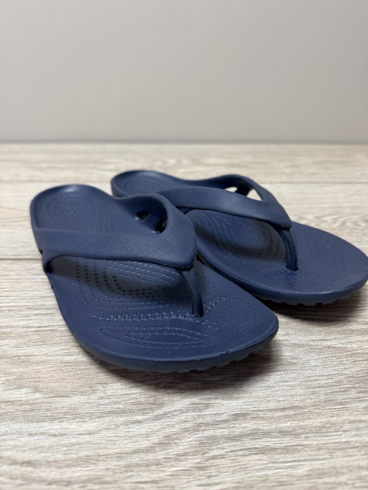 Crocs Iconic Comfort Navy Kadee II Flip Flop Sandals Womens Size 6