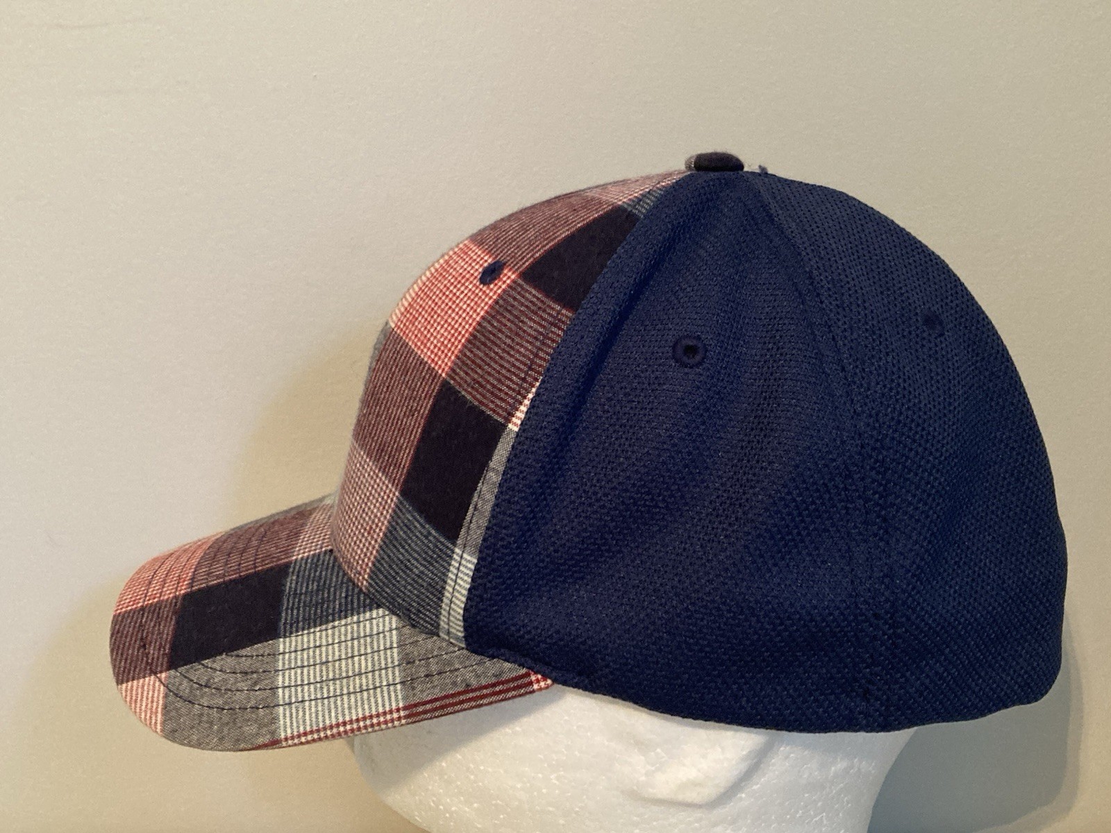 Kangol Plaid Flexfit Baseball Cap Men’s L/XL Embroidered Kangaroo Logo