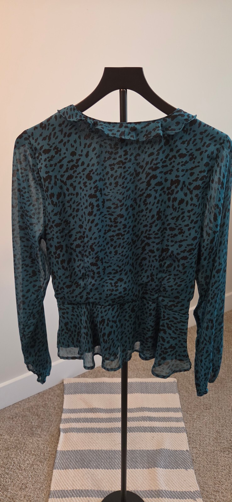 mi ami Women’s Long Sleeve Ruffled Wrap Blouse XL