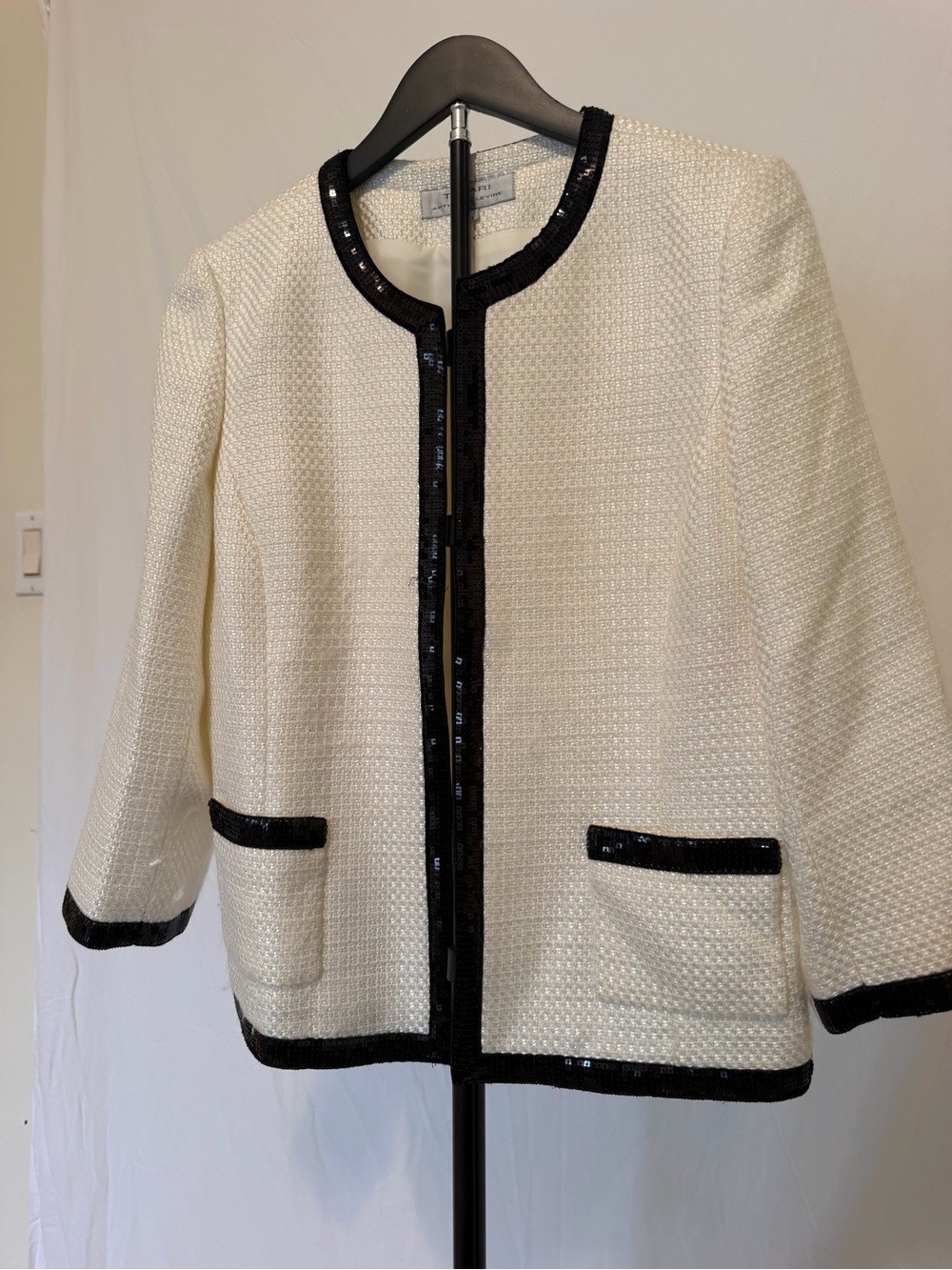Tahari Arthur S. Levine Ivory Tweed Sequin Trim Open Front Jacket Blazer Size 10