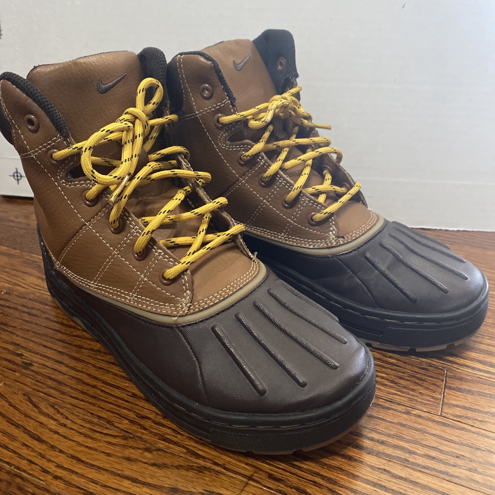 Youth Boys Duck Sz 5 Hiking Boots Nike ACG Woodside 415077-200 Worn 1X