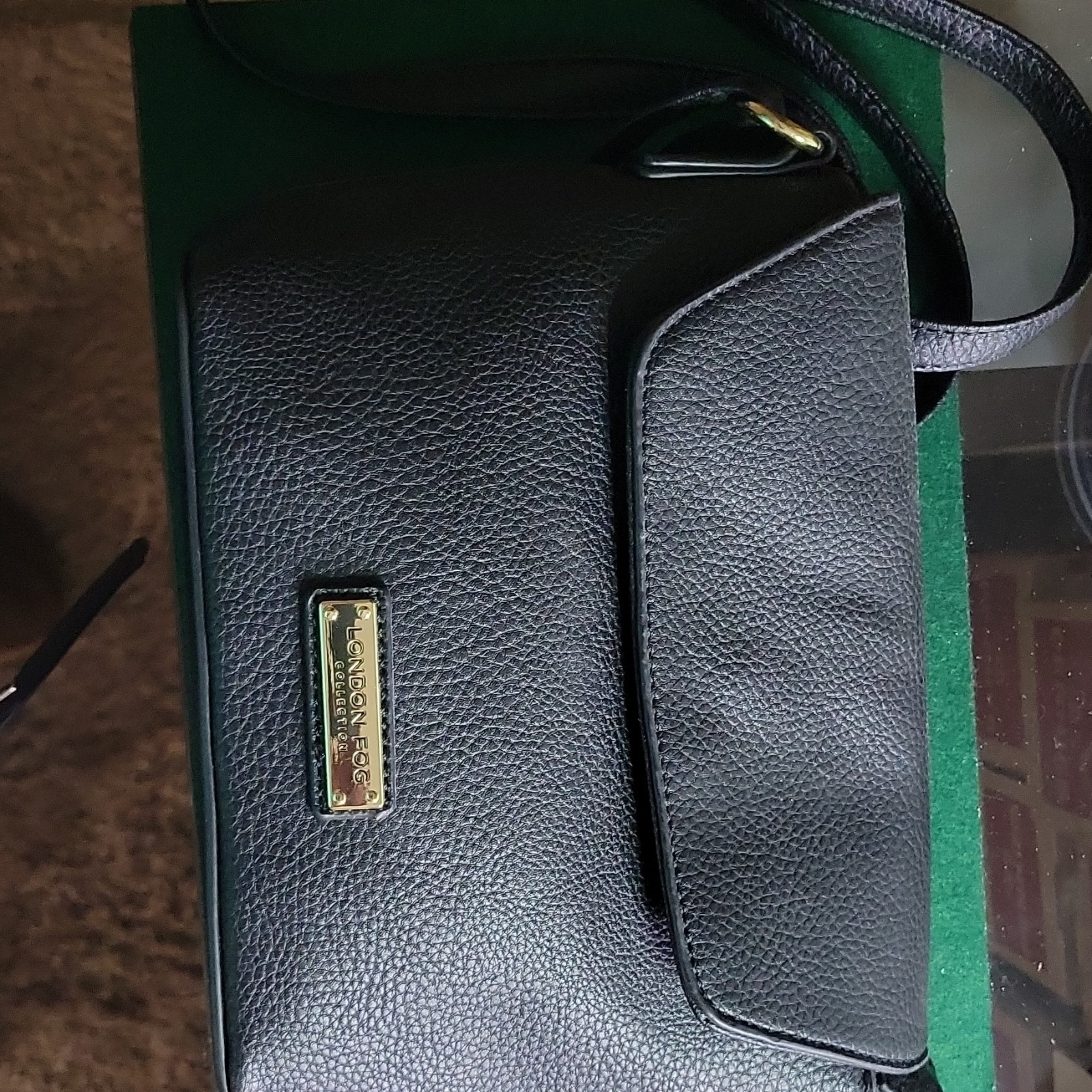 London Fog Black Pebbled Shoulder Bag Zip Closure Adjustable Strap Gold