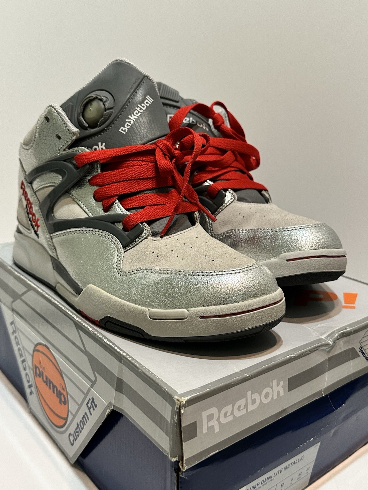 Reebok Pump Omni Lite Metallic Silver (4-175014) Reebok Pump Sneakers Size 9