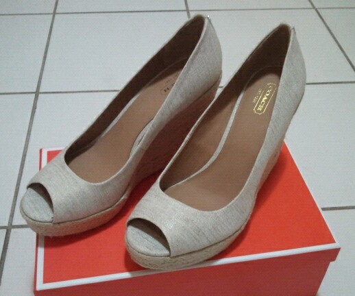 NEW! COACH SHOES “MILAN” GOLD PLATFORM MET WOMEN WEDGE SIZE 10