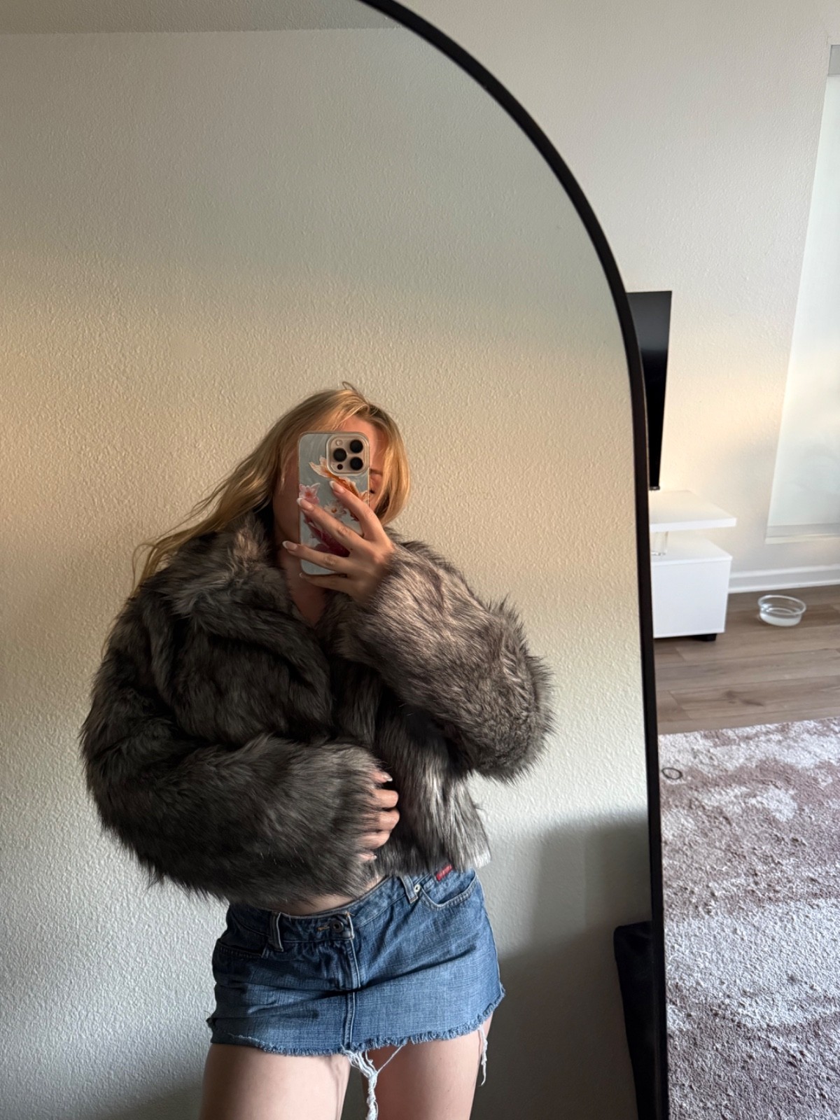 2 trendy missguided faux fur coats! Black & Grey both included