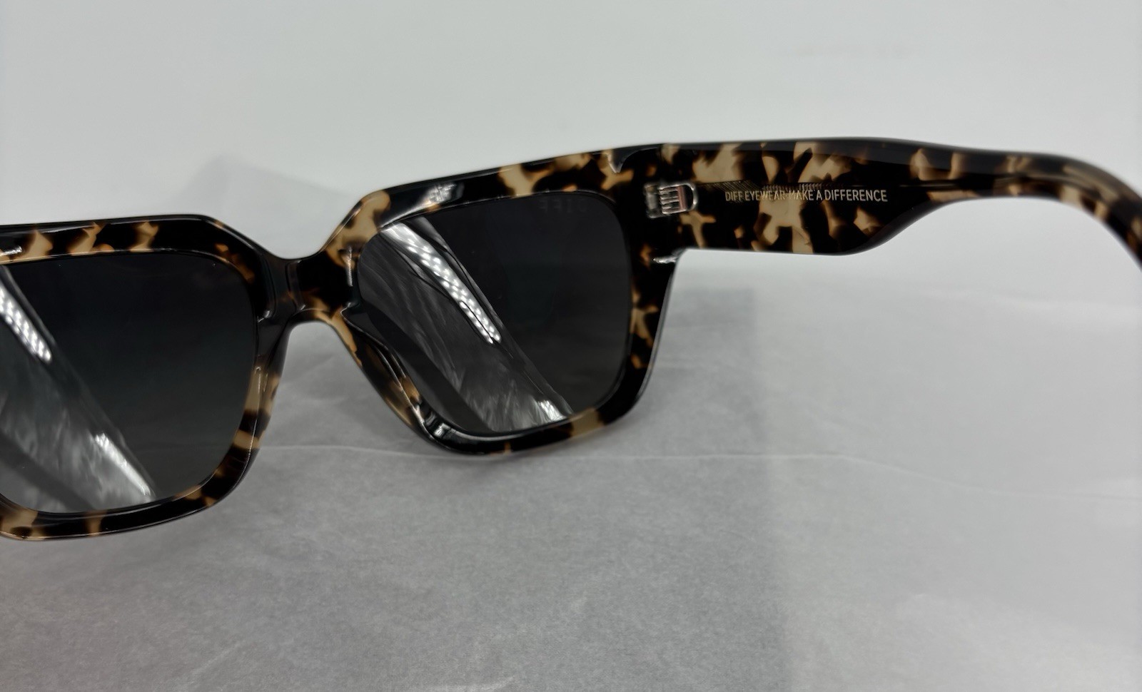 New Diff Eyewear Bella Oversized Square Cateye Sunglasses Remi II Tortoiseshell