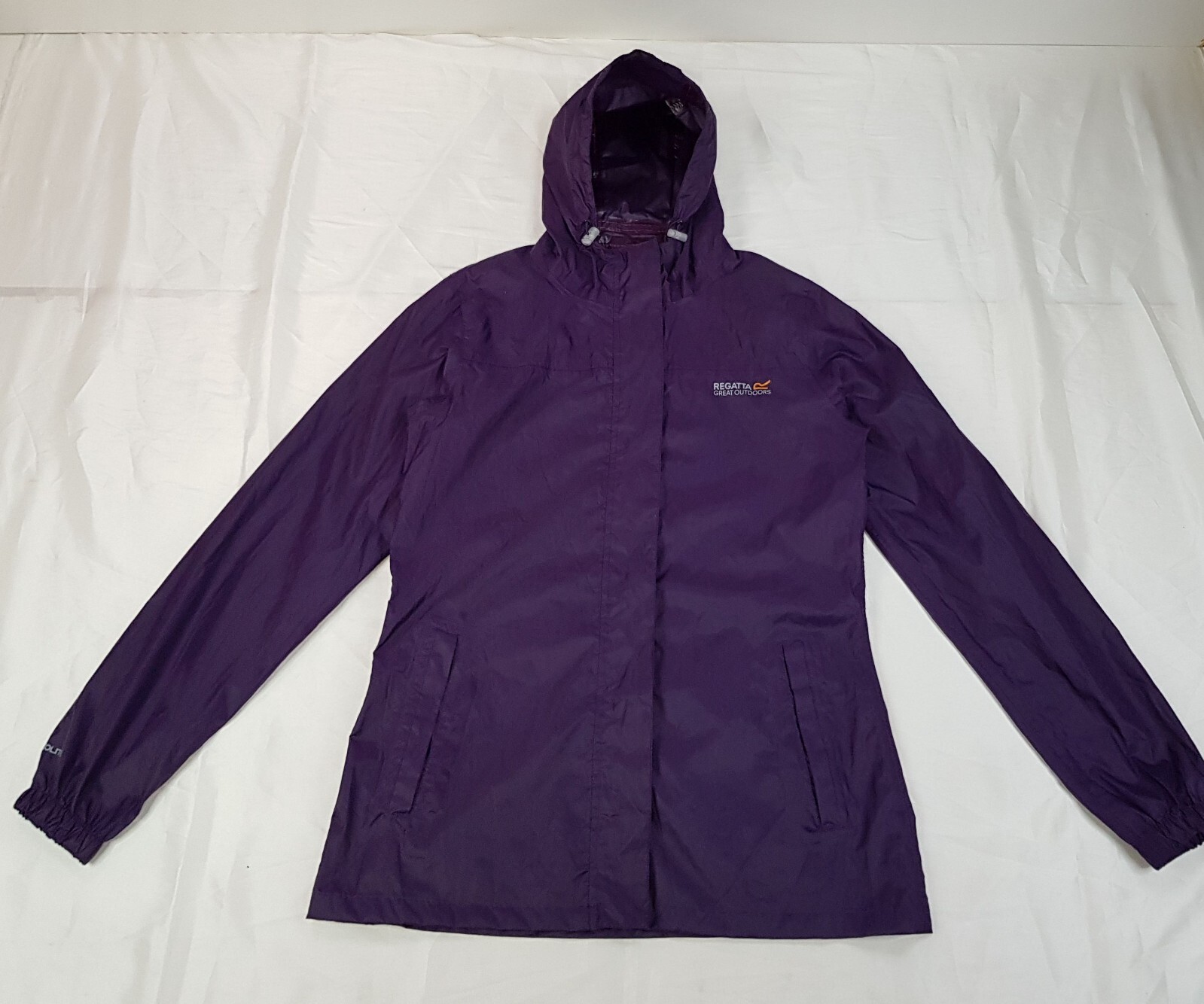 REGATTA SIZE 10UK M WOMENS PURPLE WATERPROOF LIGHTWEIGHT JACKET HOODED RAINCOAT