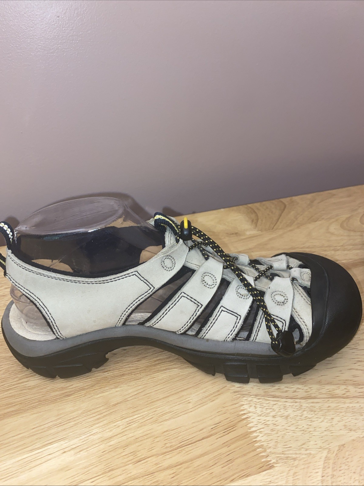 EUC KEEN Newport Women US 10.5 Neutral Hiking Waterproof Leather Beach Sandals