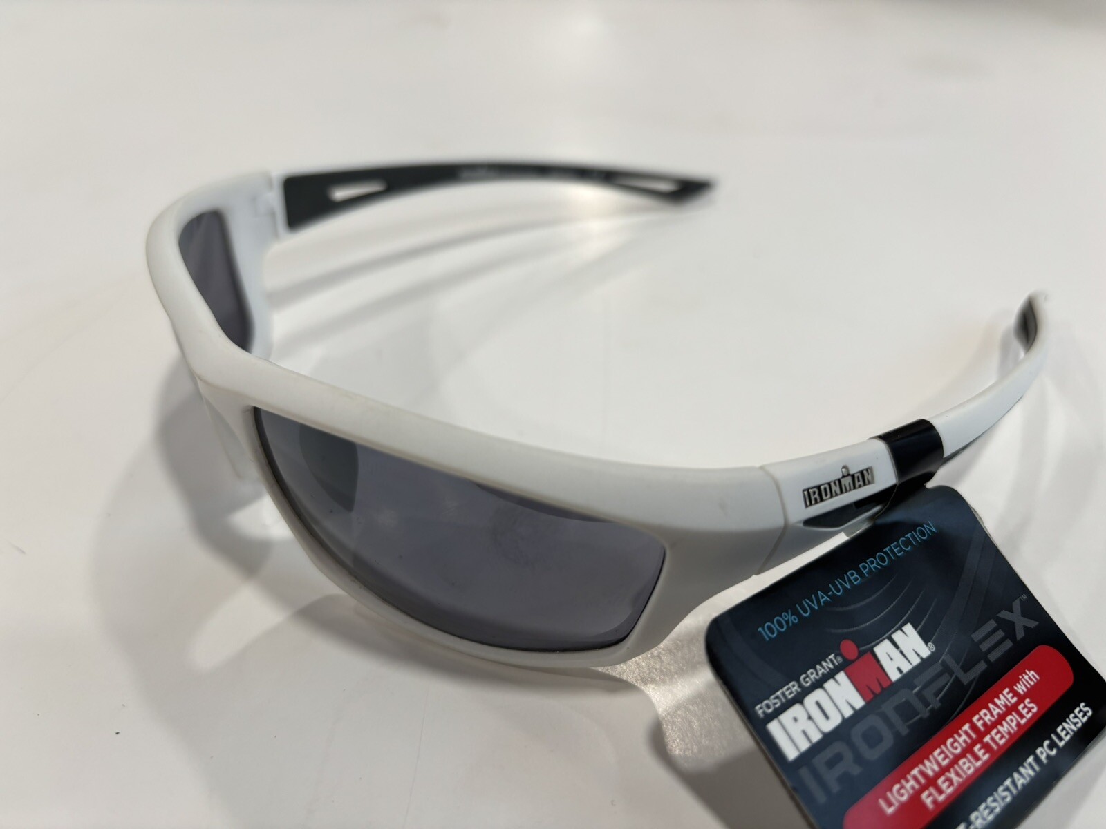 Foster Grant Sunglasses IF 1902 White New! w/Free Pouch