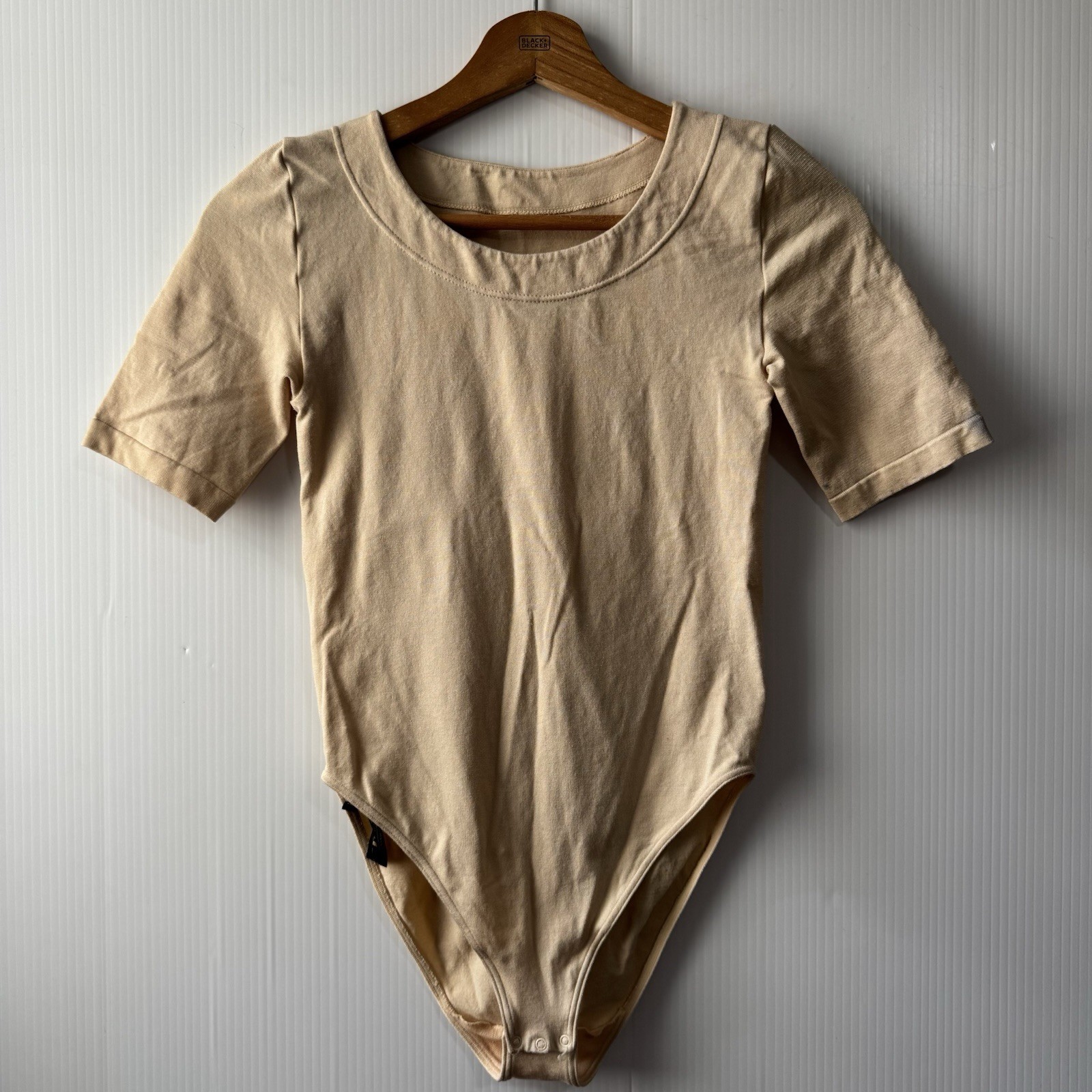 Wolford Opaque Naturel Bodysuit Womens S Short Sleeve Snap Made in Italy Beige