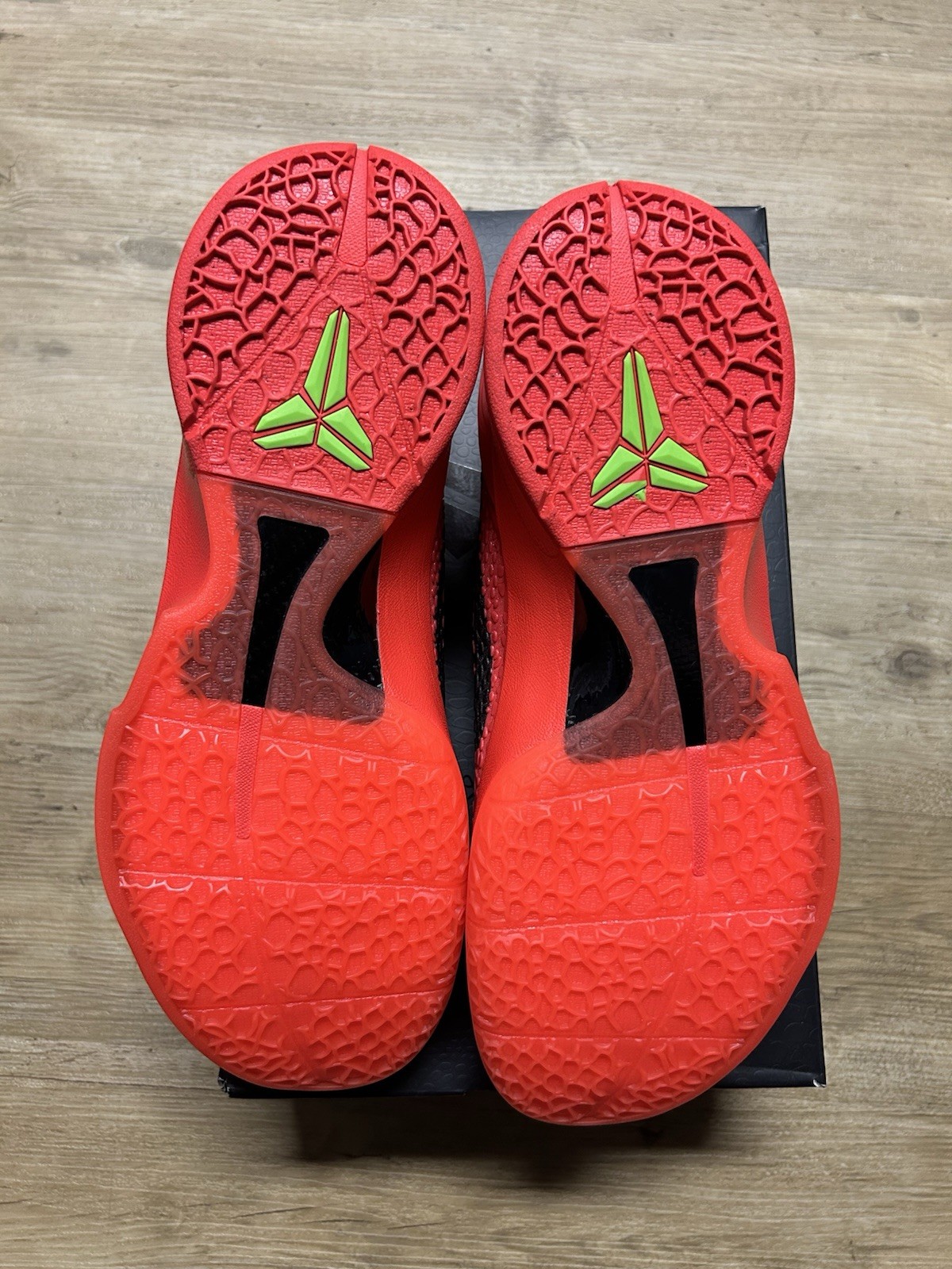Nike Kobe 6 Protro Low Top Reverse Grinch Bright Crimson/Black FV4921-600