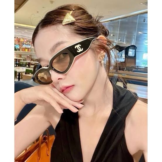 CHANEL Sunglasses Black &White Cat Eye CC Logo Authentic CH 6056 1656/53