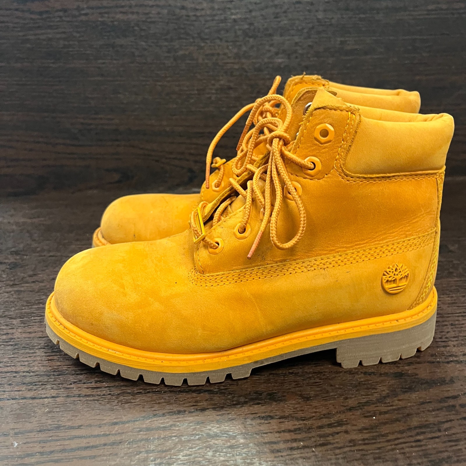 Timberland Boys Premium Waterproof Boot Size 3 Wheat Yellow Classic 6 Inch Kids
