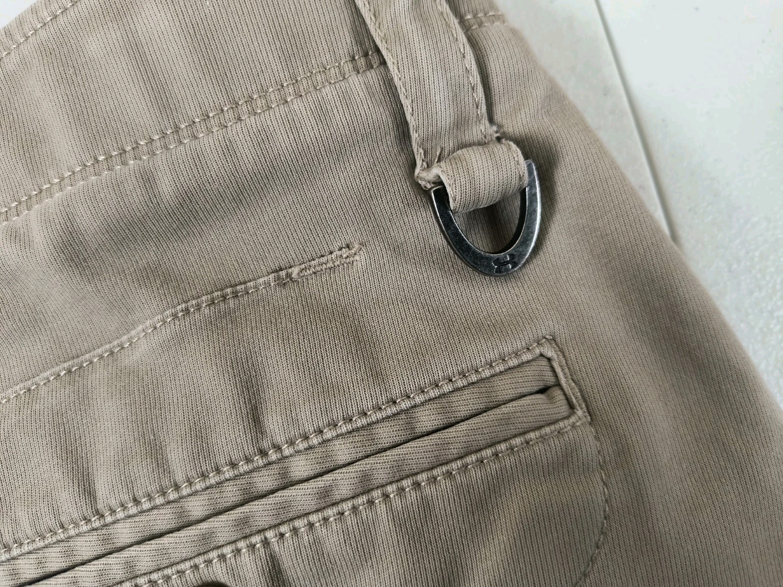Under Armour Men’s 32/29.5 Knit Khaki Pants Beige Tan98% Cotton 2% Elastane READ