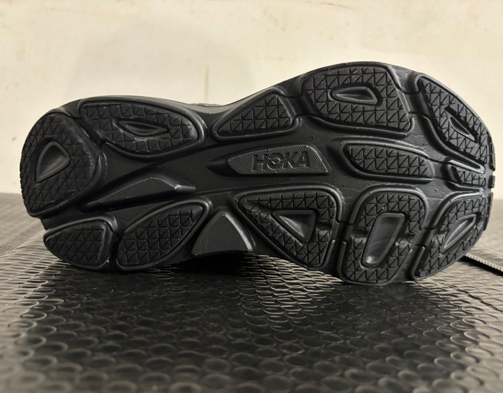 Size US 11 – Hoka Bondi 8 TS Caged Black Men Shoe 1155391-BBLC No Box