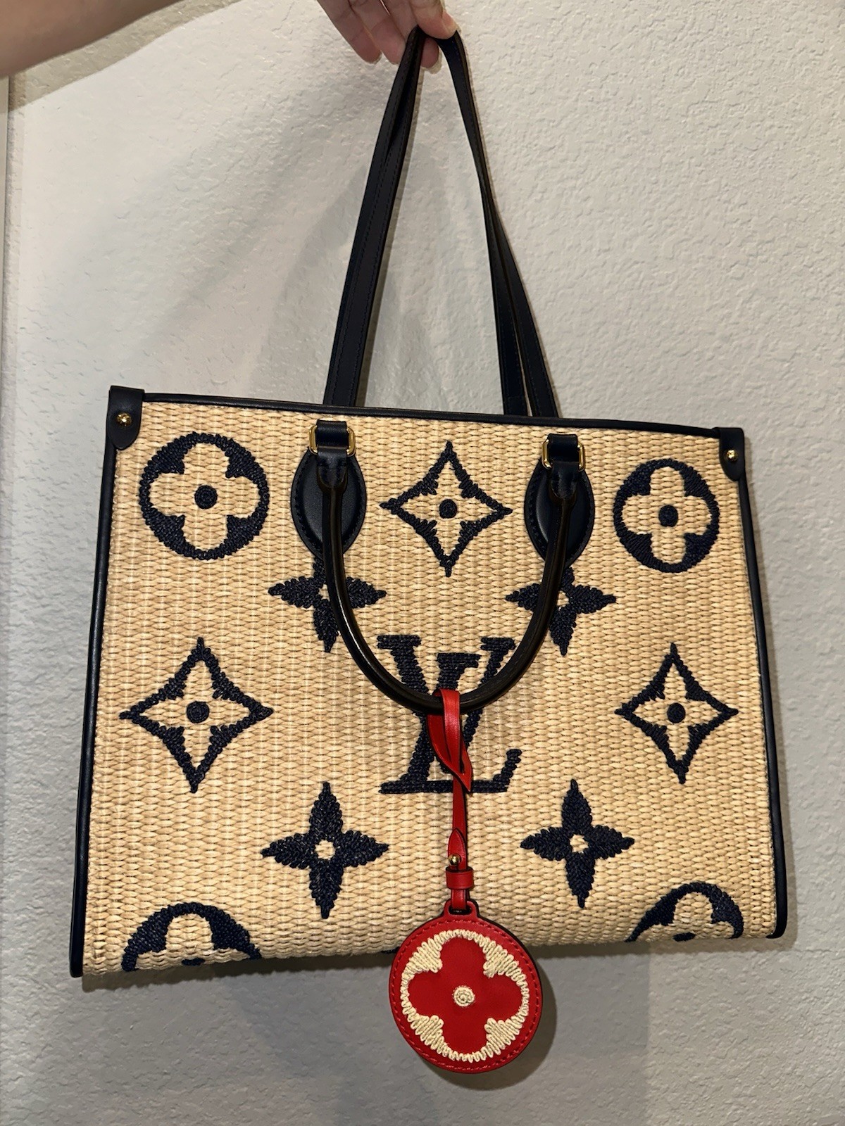 AUTHENTIC LOUIS VUITTON Monogram Raffia OnTheGo OTG MM Navy Blue Bag, M57723