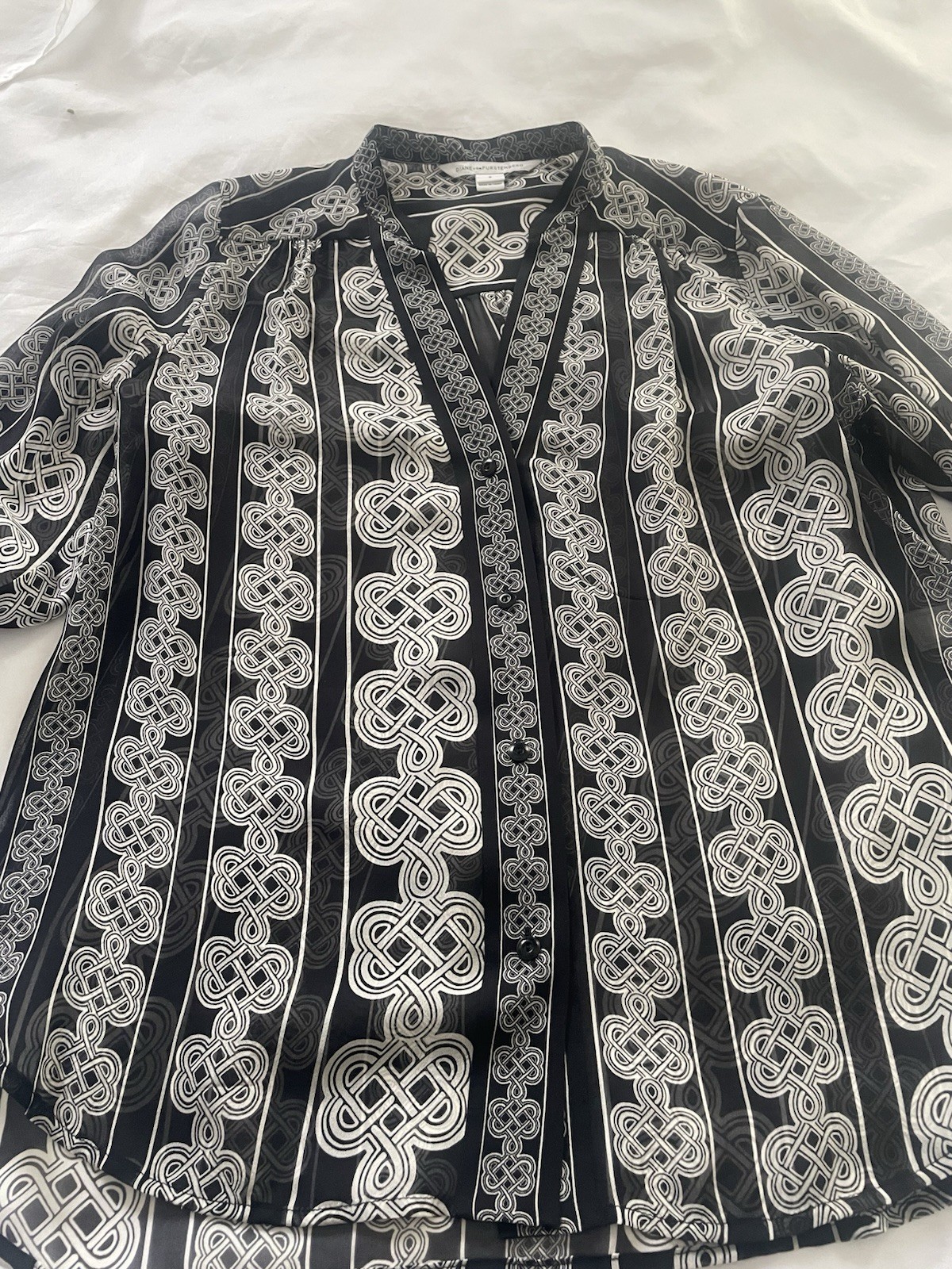 Diane Von Furstenburg Sz 8 Silk Harlow Blouse Black White Knot Pattern Classy,