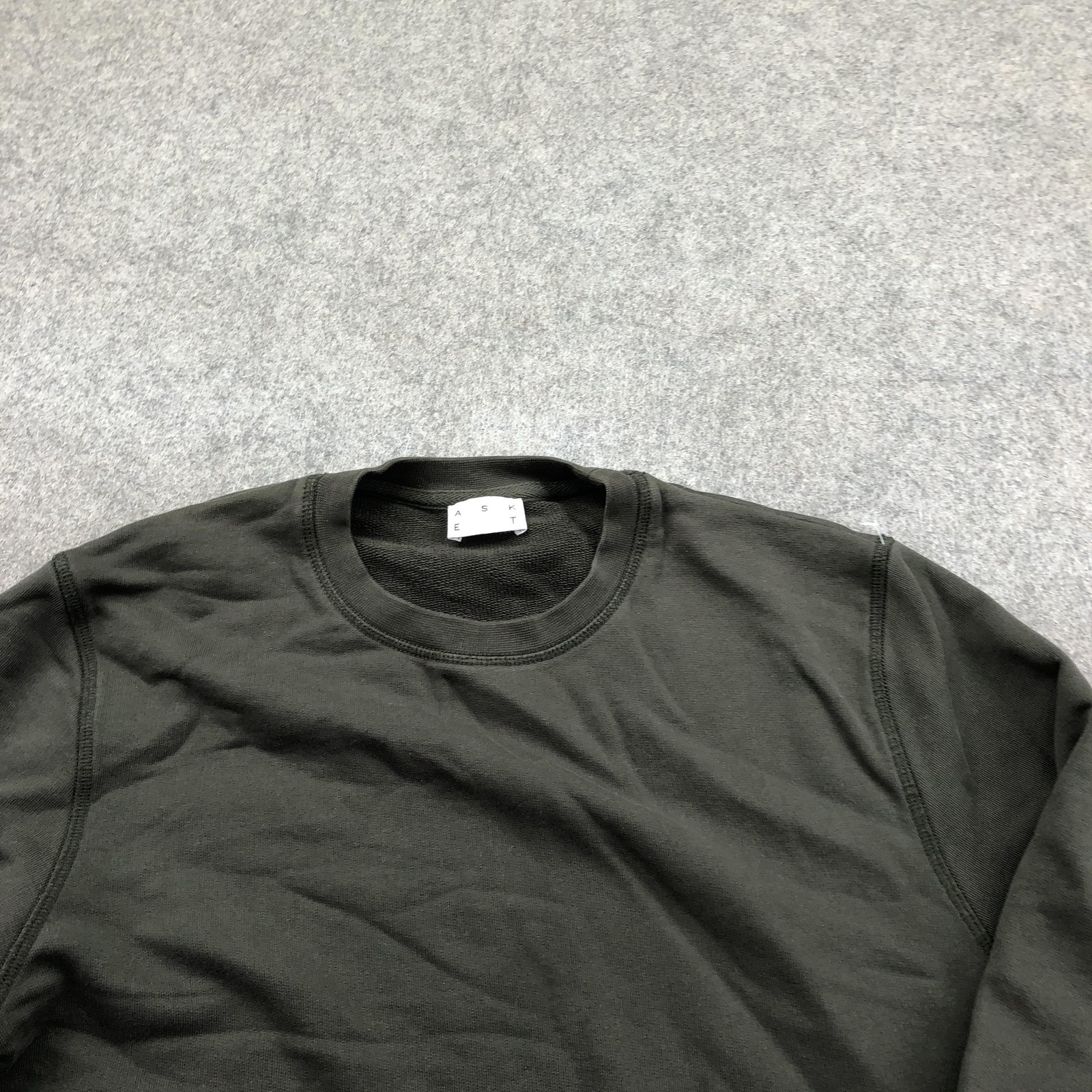 ASKET Sweatshirt Mens Small Green Pullover Knit Crewneck Solid Basic Minimalist