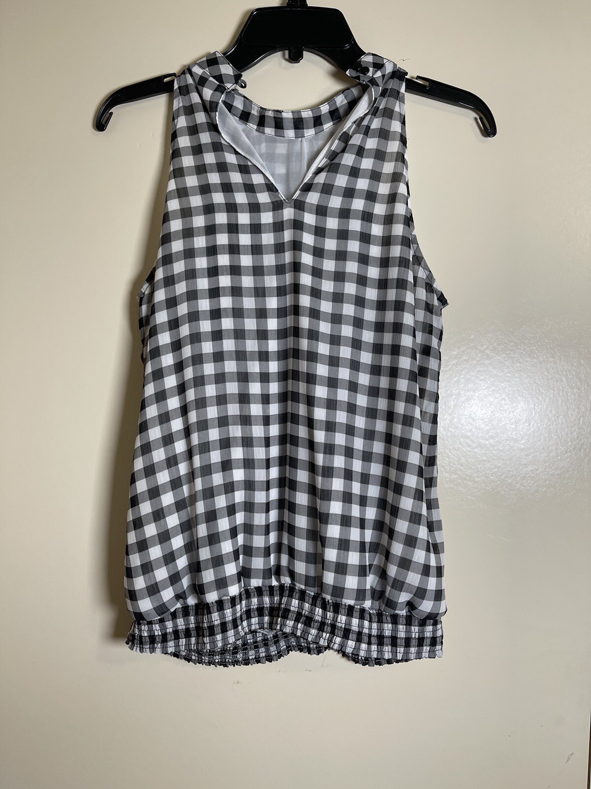 Xhilaration Checked Sleeveless Top Blouse Ruffle Neck Sz M Black & White