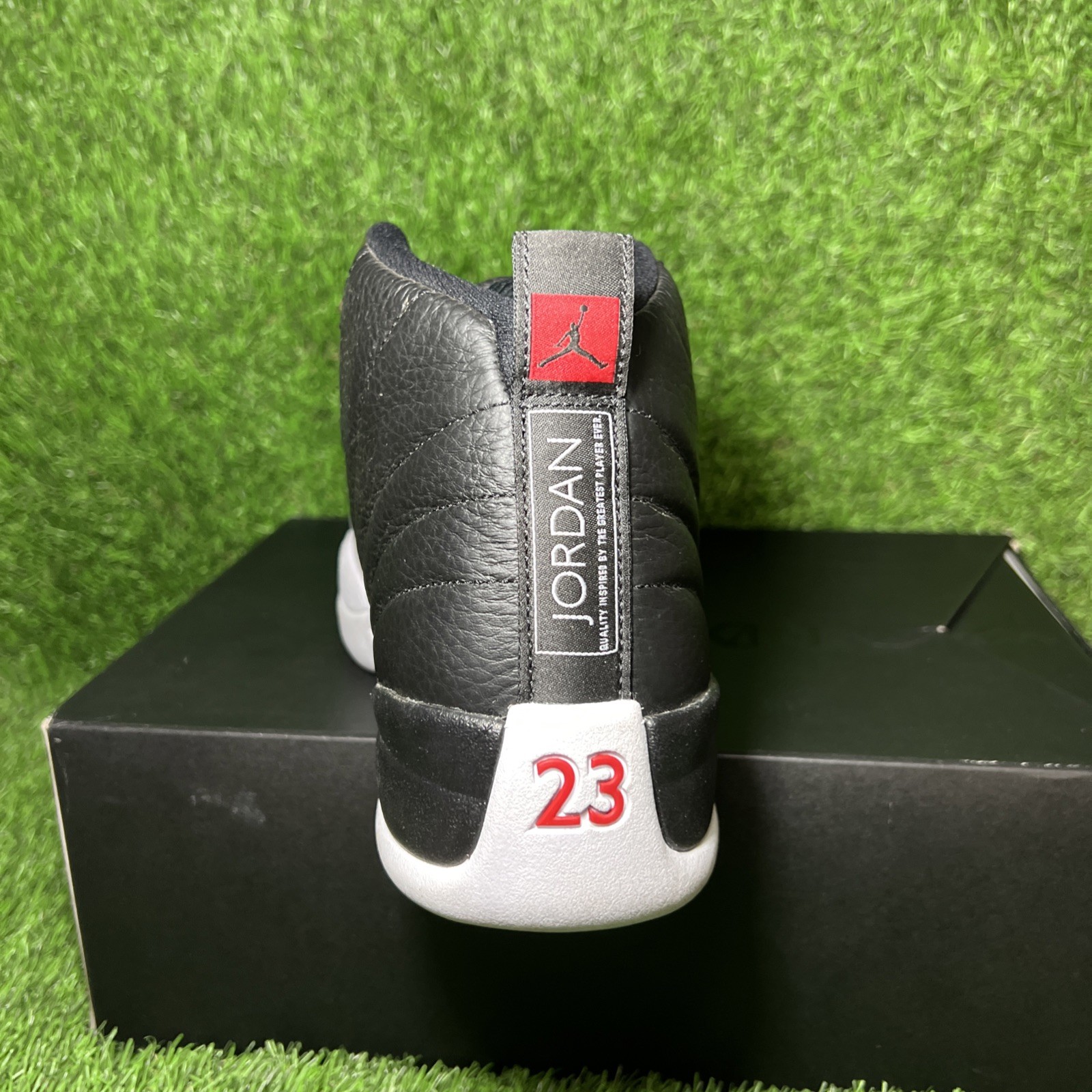 Size 10.5 – RIGHT SHOE ONLY Jordan 12 Retro Mid Playoff ONLY 1 Shoe