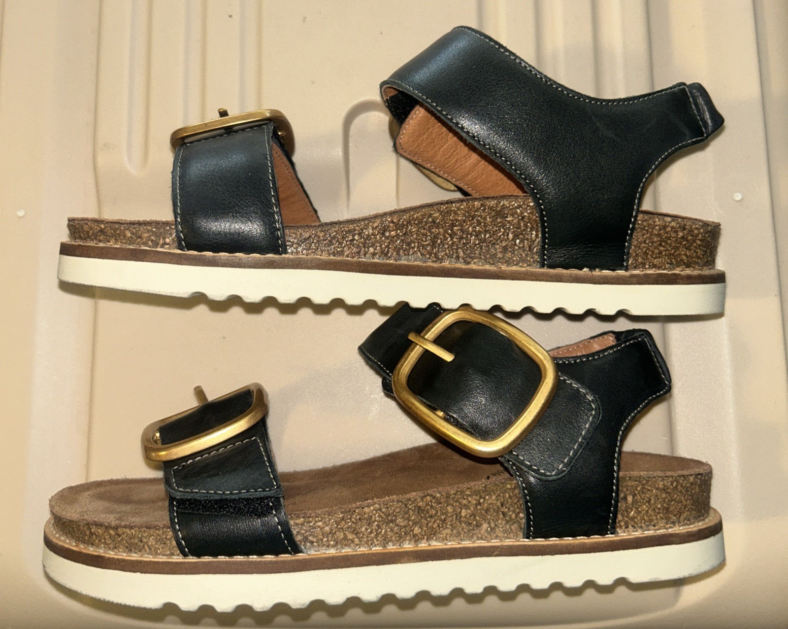 Taos On The Double Black Leather Sandles Women’s 6.5