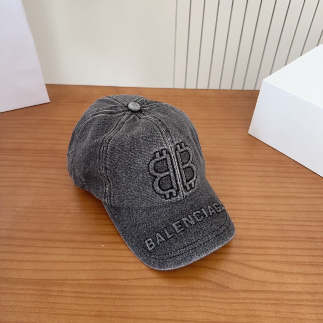 Balenciaga embroidered lettering new baseball cap