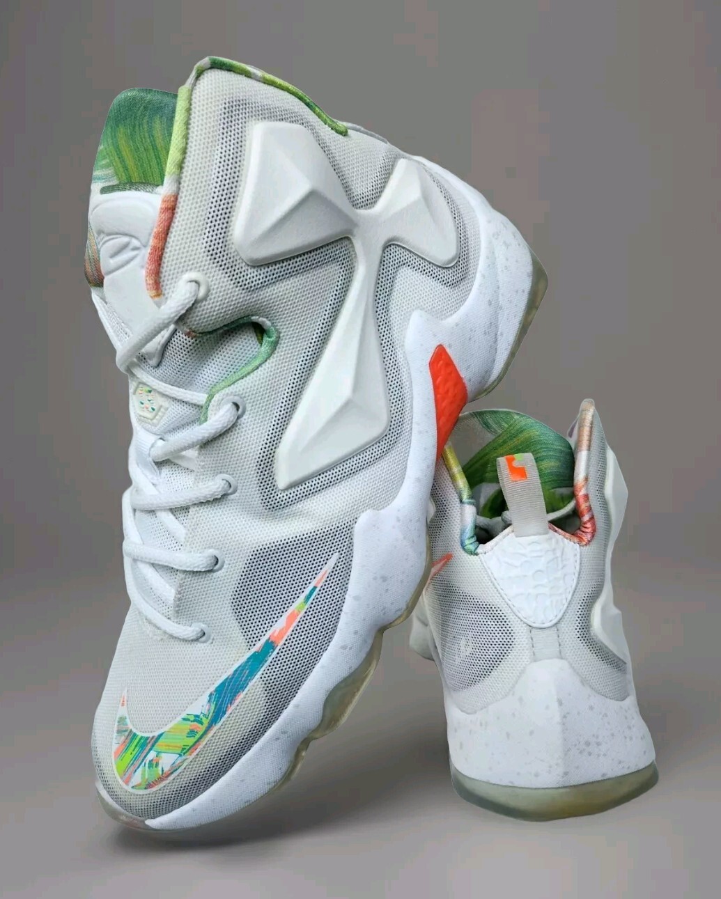 Nike LeBron 13 High Easter GS Size US 6.5Y 808709-108