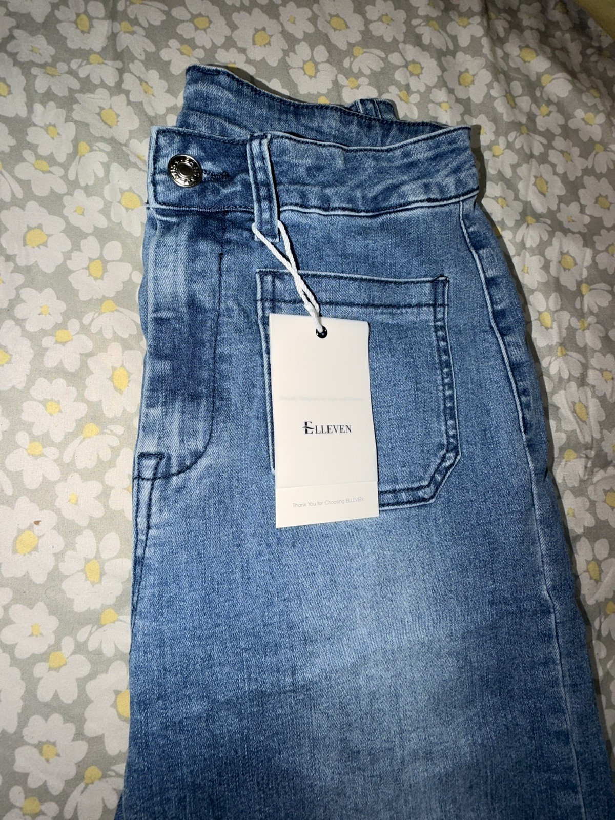Elleven Light Wash Patch Pocket Wide-Leg Jeans – Size 8