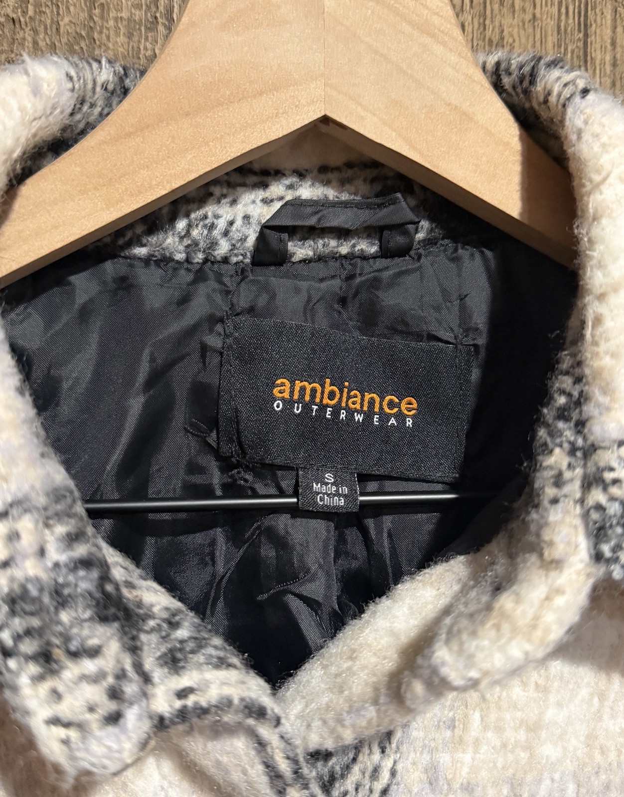 Ambiance Outerwear Button Down Black Cream Plaid Womens Jacket Shacket Small