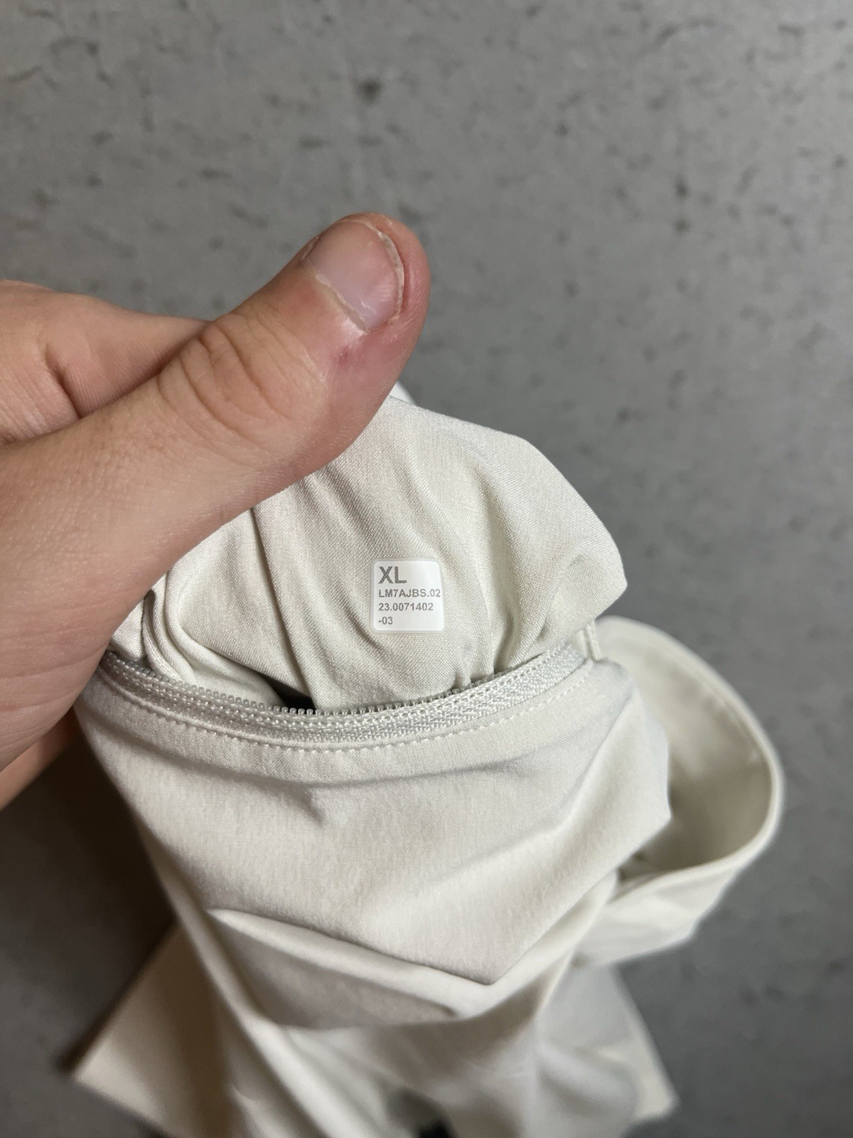 Lululemon The Linerless Training Shorts White LM7AJBS Men XL 9″ Gym Run Active