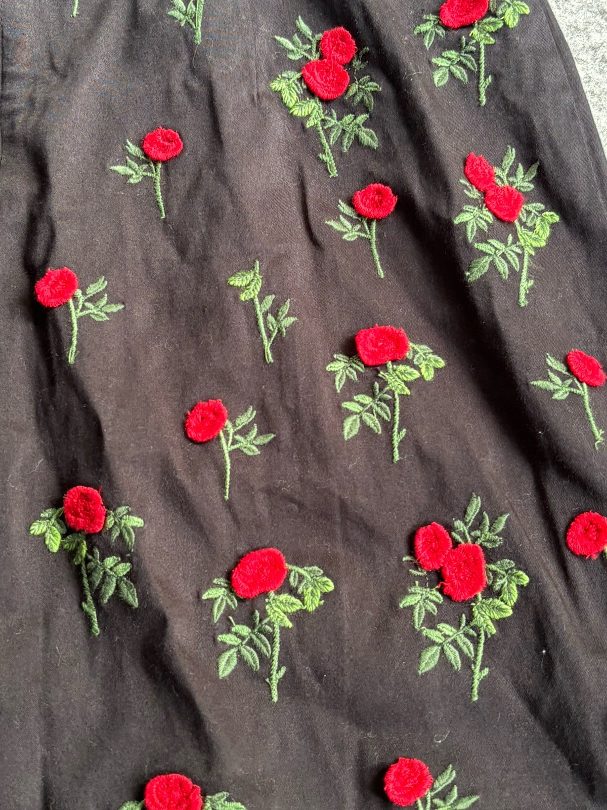NWT Maeve embroidered 3D Rose Black Dress Size 6 Zipper Back