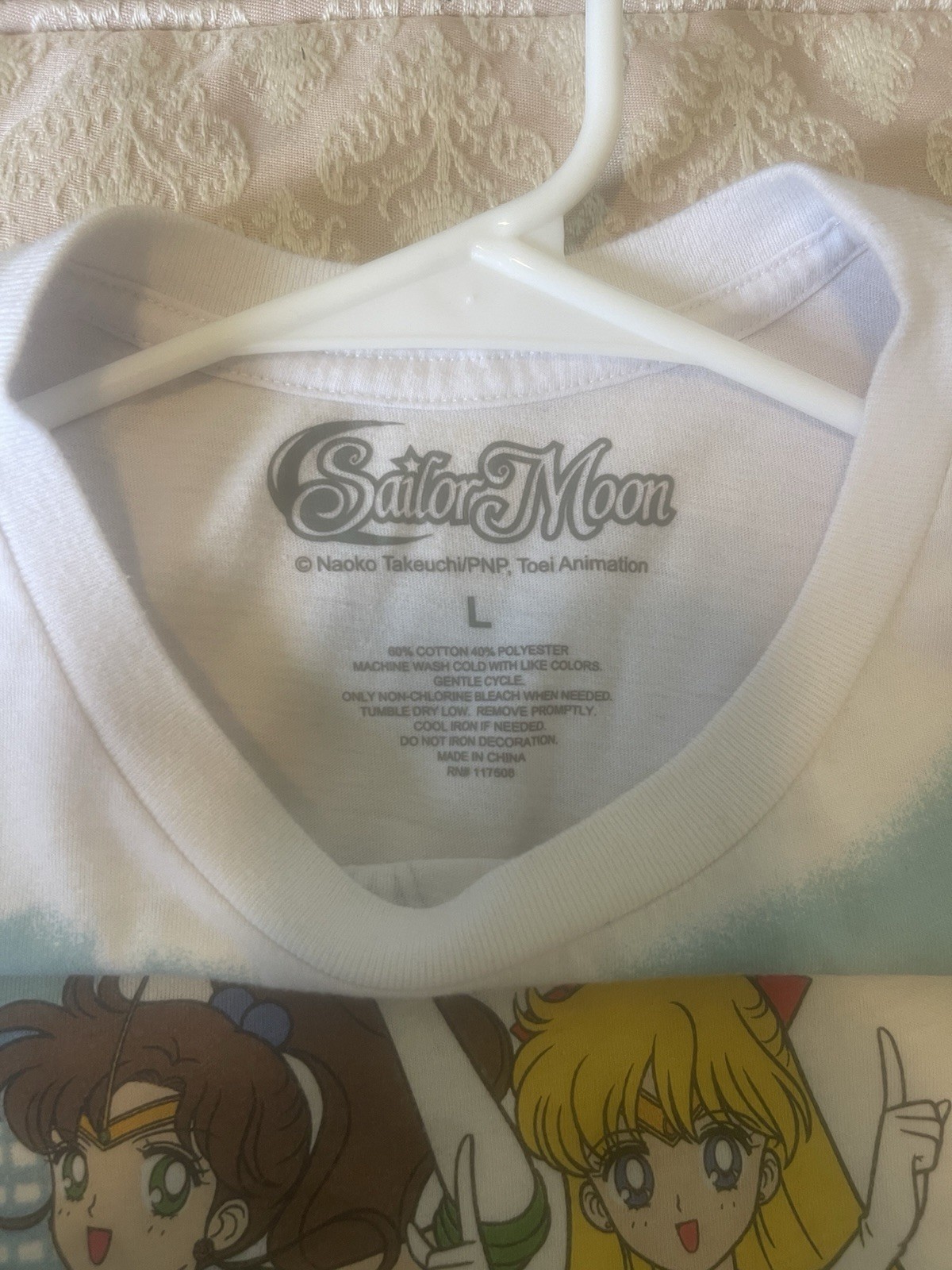 Sailor Moon Men’s White Graphic Print Crew Neck Short Sleeve T-Shirt Size L