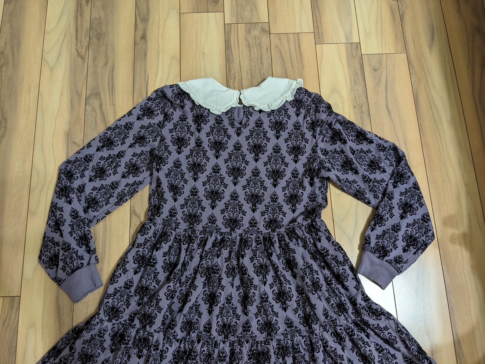 EUC! Disney Parks The Haunted Mansion Wallpaper Long Sleeve Collar Dress Size S