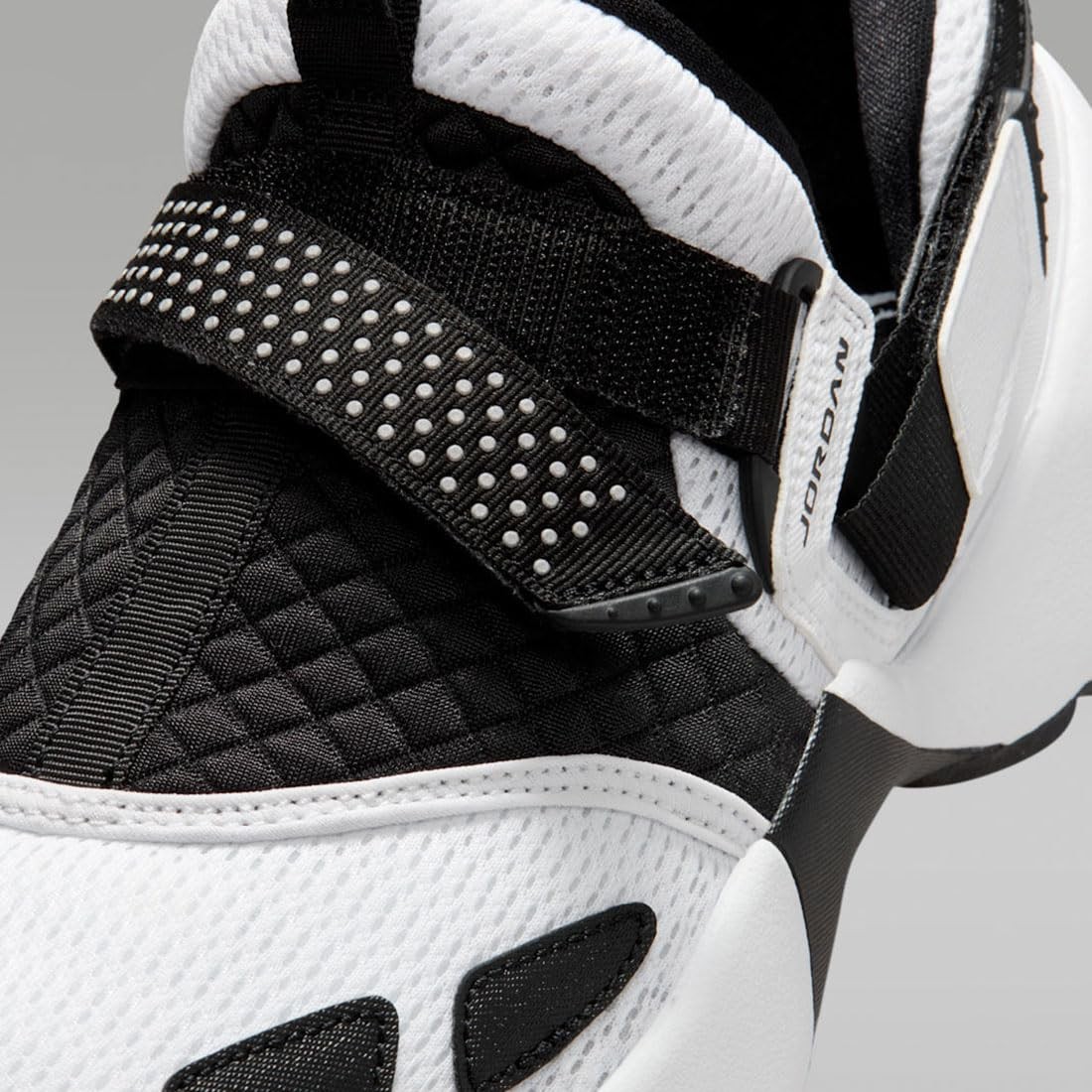 NIKE Jordan Trunner LX HQ2164-100
